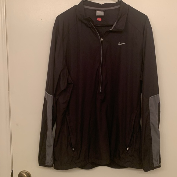 Men’s Nike Half-zip windbreaker jacket - Picture 5 of 6